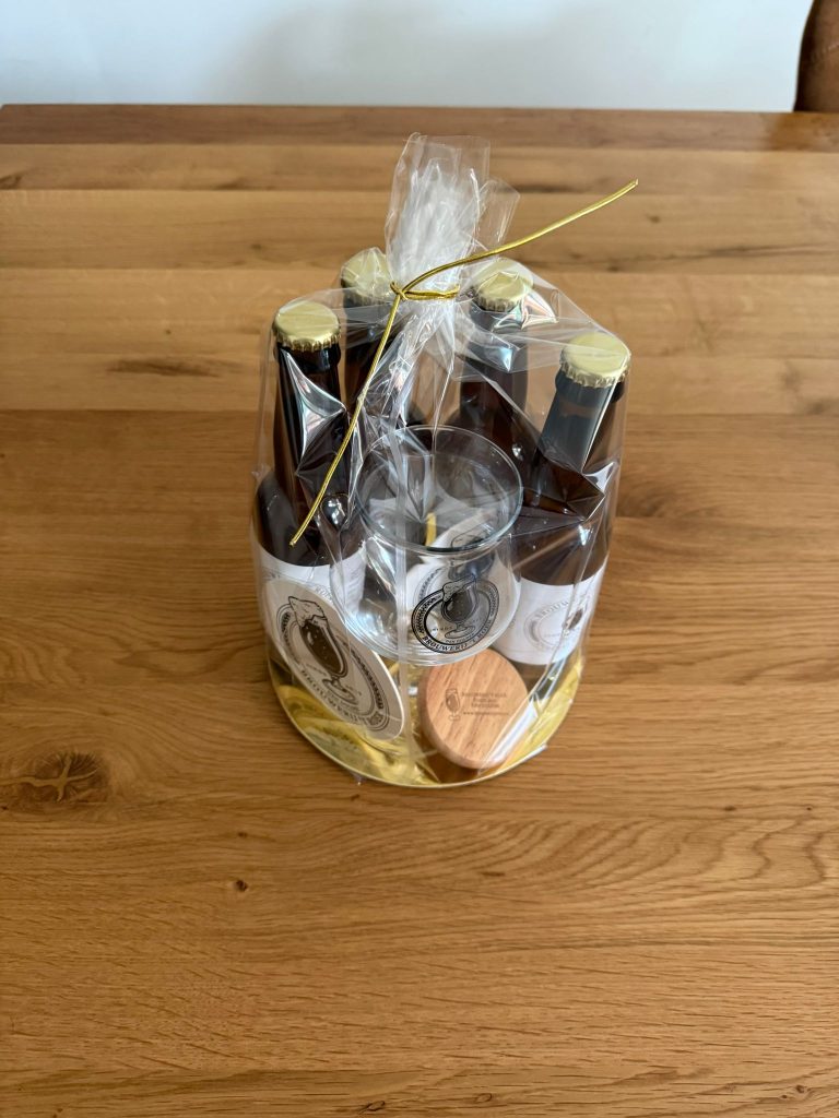 ⭐ Meest gekozen ’t Roer Luxe Bierpakket – 4 bieren, glas, viltjes + opener